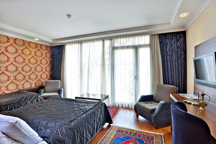 Room 15 of 37