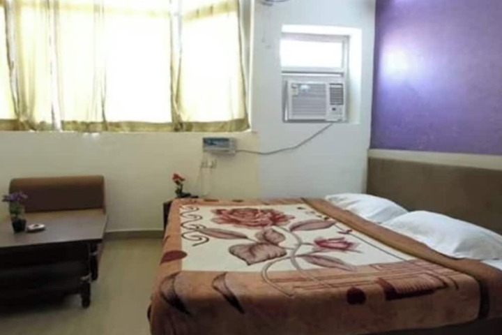 Room 7 of 19