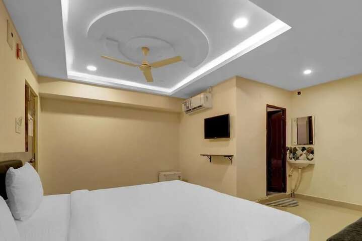 Room 7 of 26
