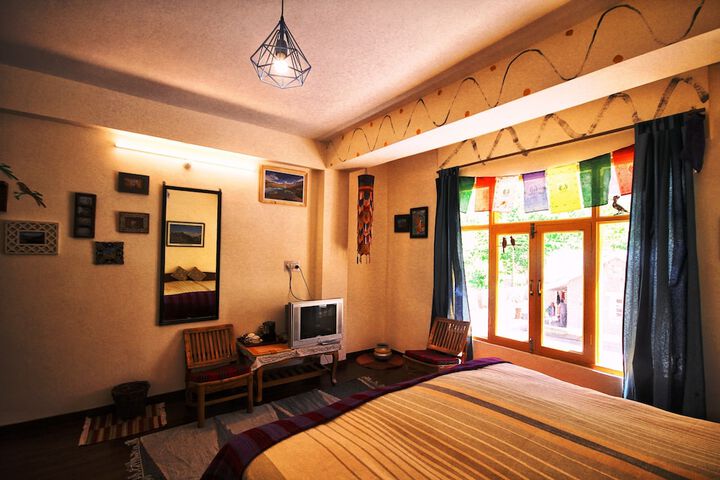 Room 8 of 63