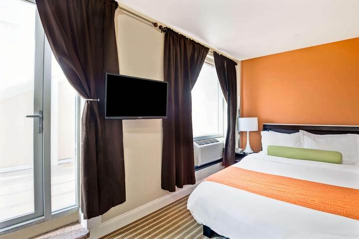 Room 44 of 89