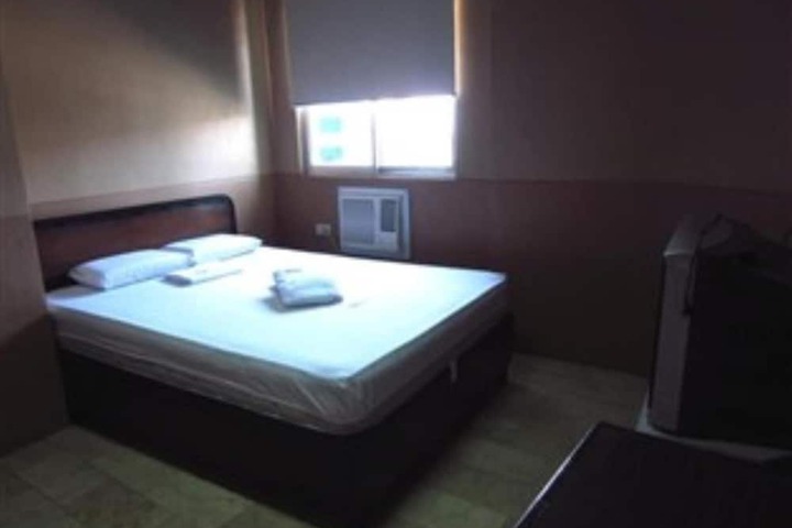 Room 10 of 22