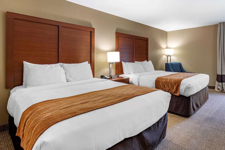 2 Queen Beds (6 of 6)