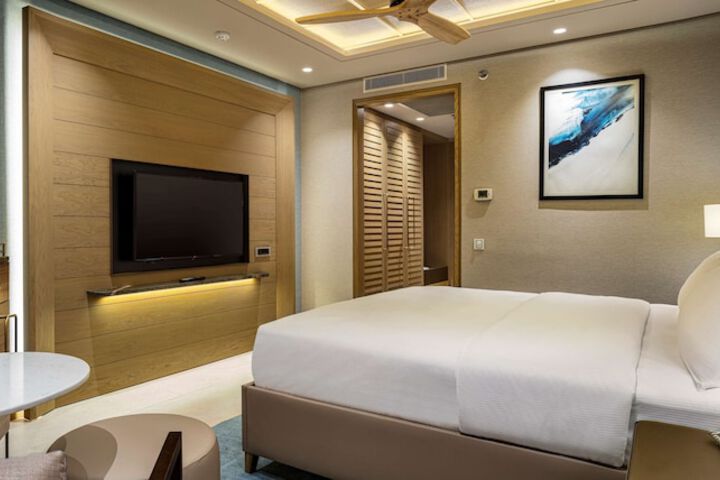 Room 12 of 151