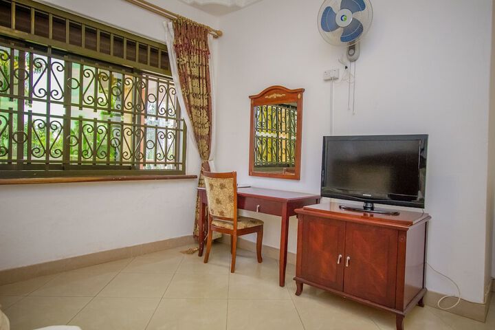 Room 6 of 52