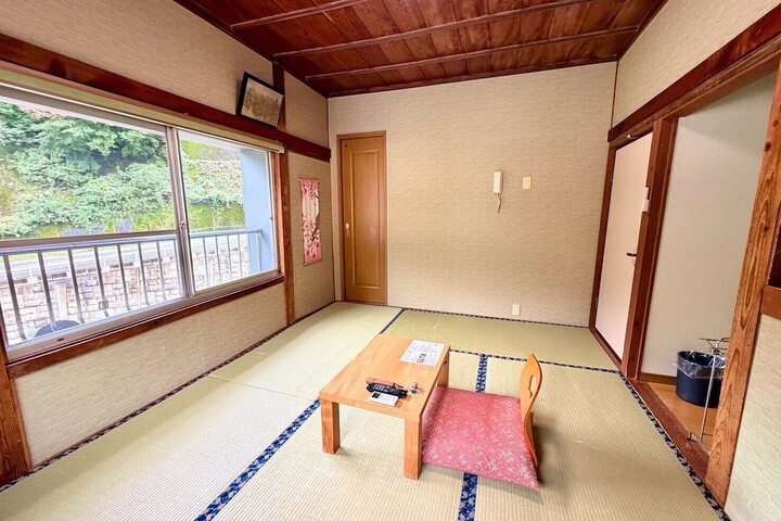 Room 16 of 53