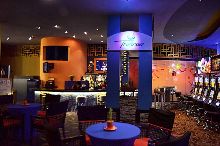 Lounge 129 of 161