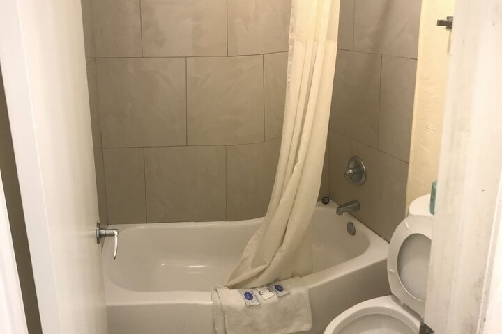 Room 9 of 13