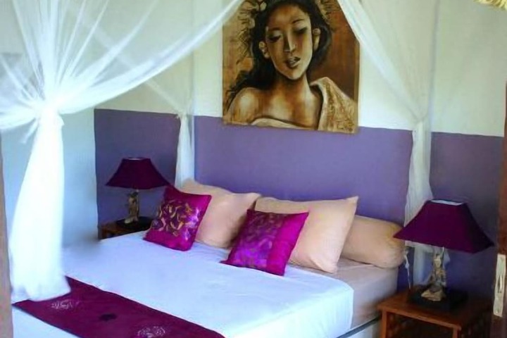 Room 9 of 31
