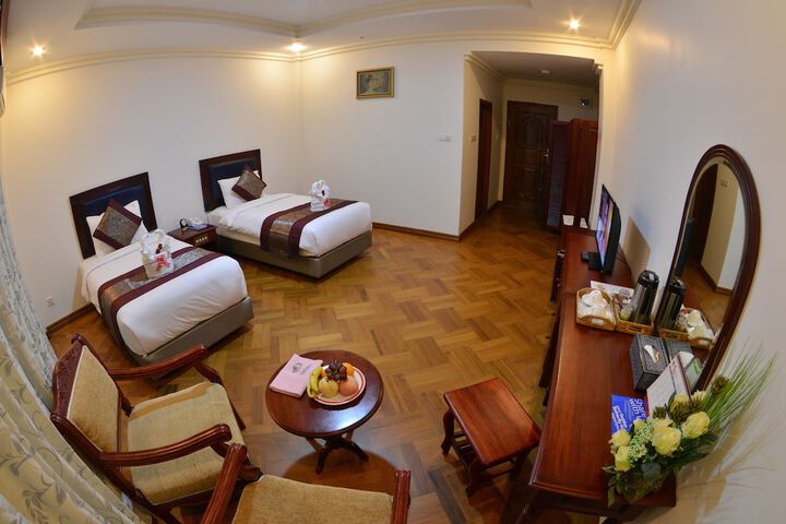 Room 4 of 35