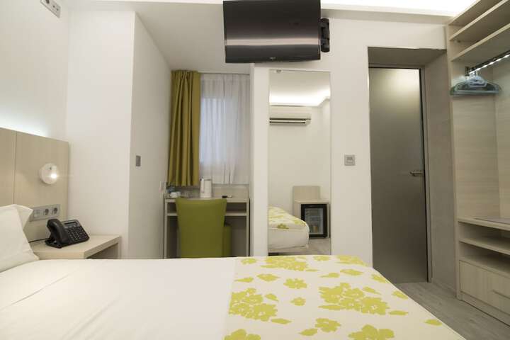 Room 2 of 56
