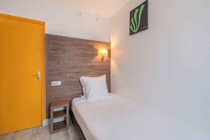 Room 5 of 27