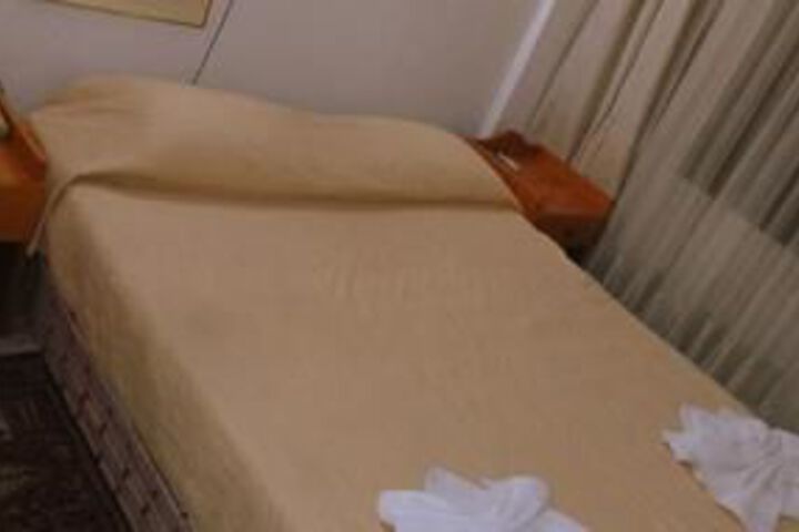 Room 7 of 20
