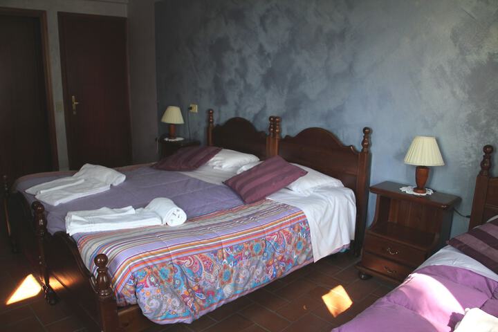 Room 9 of 42