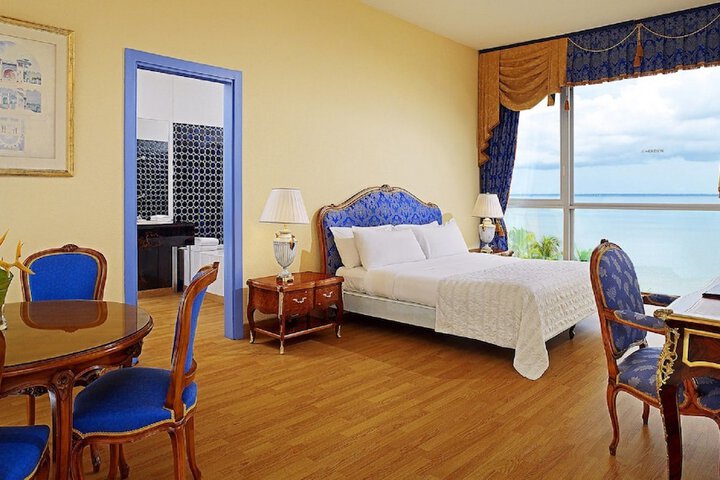 Room 5 of 23