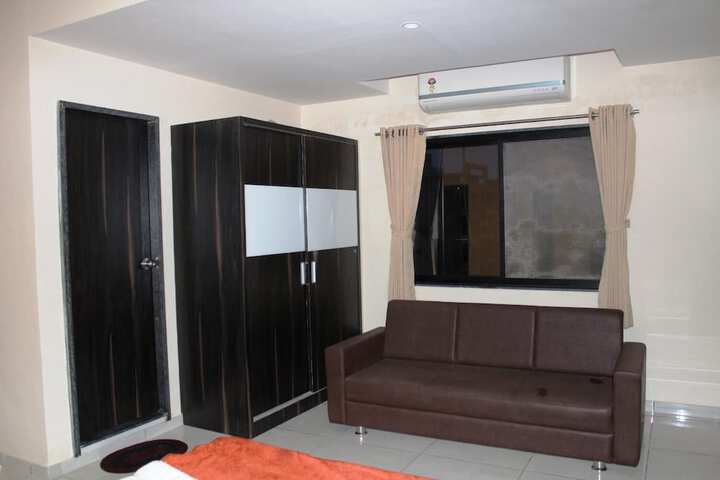 Room 25 of 53