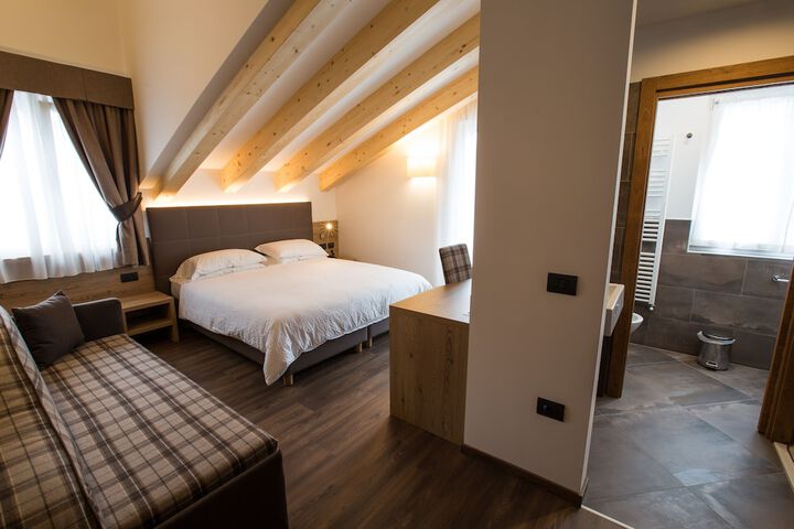 Room 5 of 60