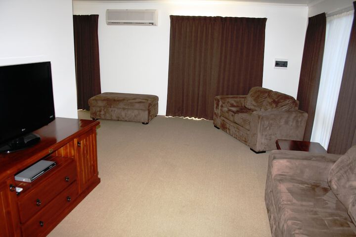 Room 12 of 24