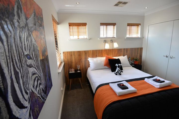 Room 9 of 36