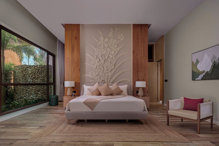 Room 10 of 111