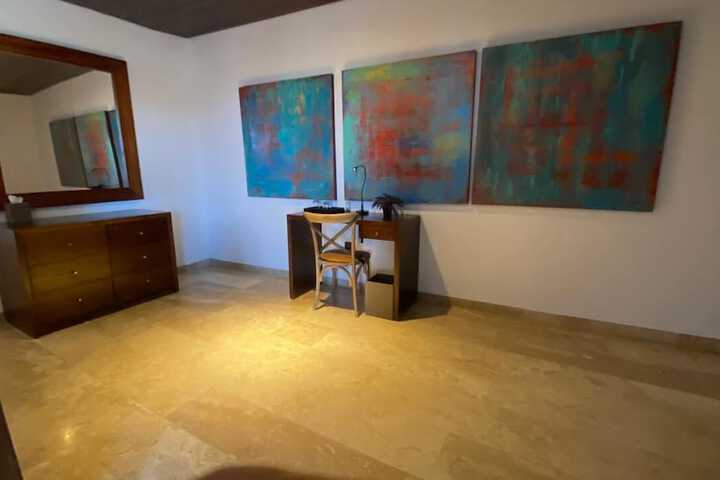 Room 21 of 73