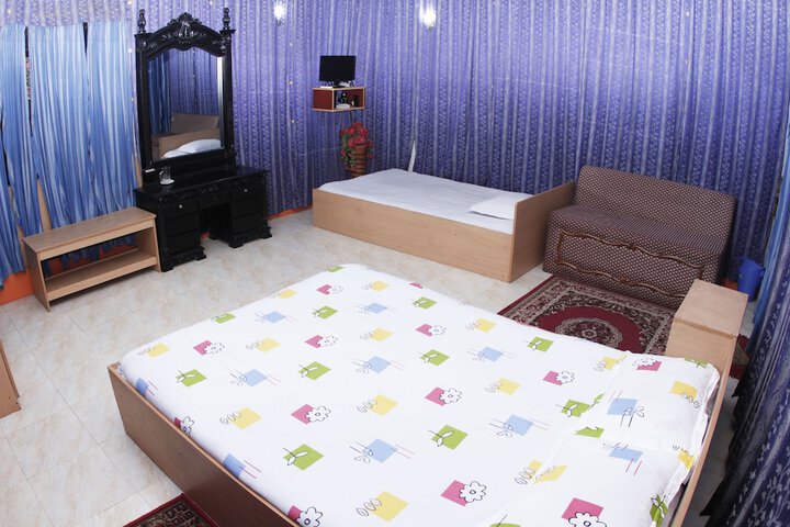 Room 6 of 19