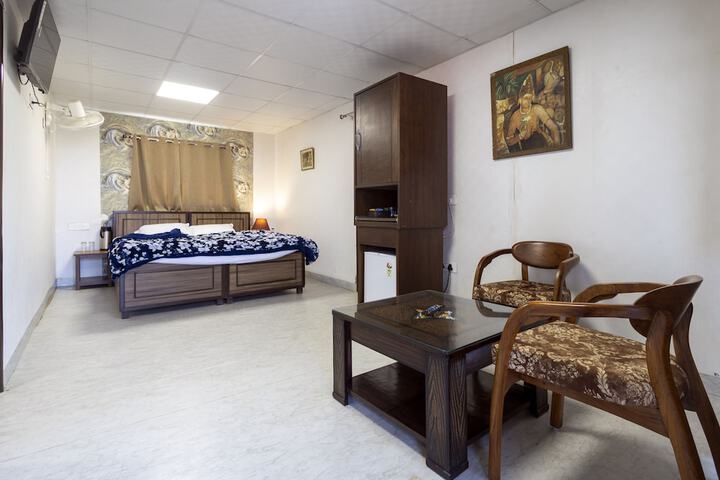 Room 16 of 53