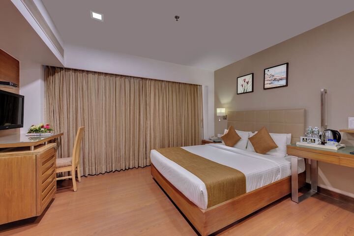 Room 13 of 27