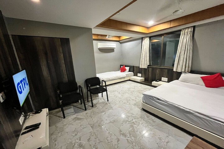 Room 10 of 31