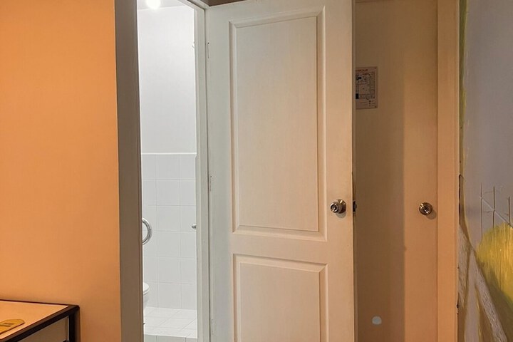 Room 36 of 89