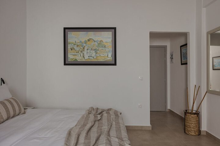Room 33 of 92