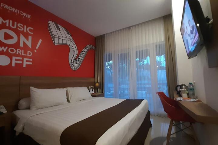 Room 12 of 37