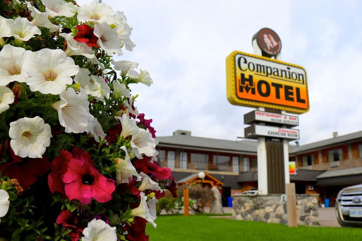 Hotel Exterior 29 of 34