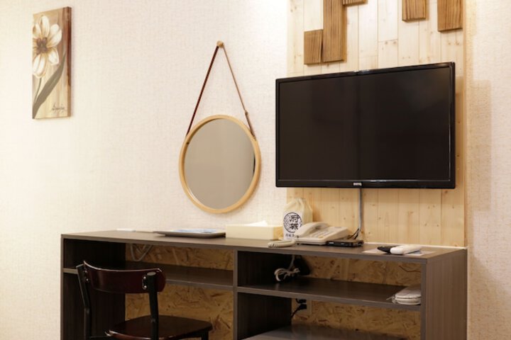 Room 157 of 232