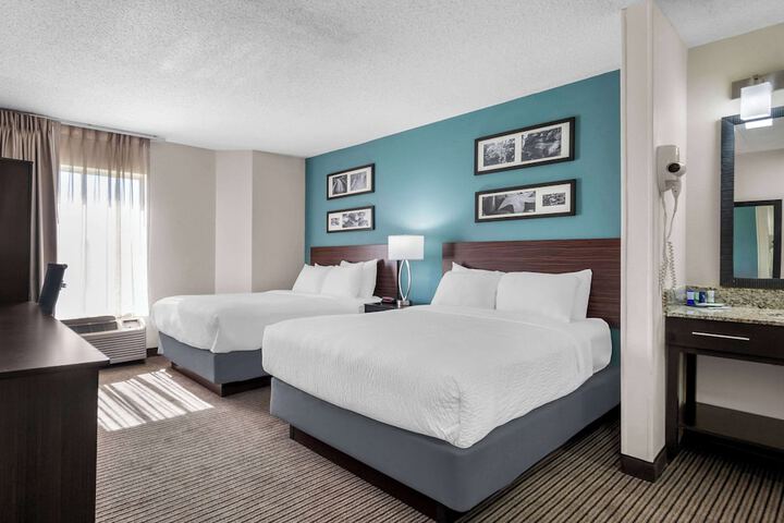 2 Double Beds (2 of 7)