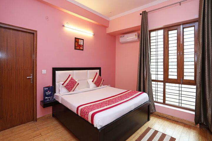 Room 4 of 19