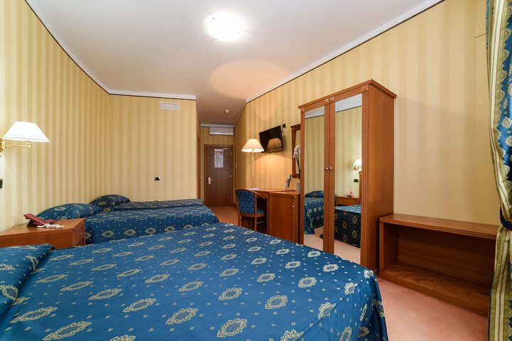 Room 13 of 61