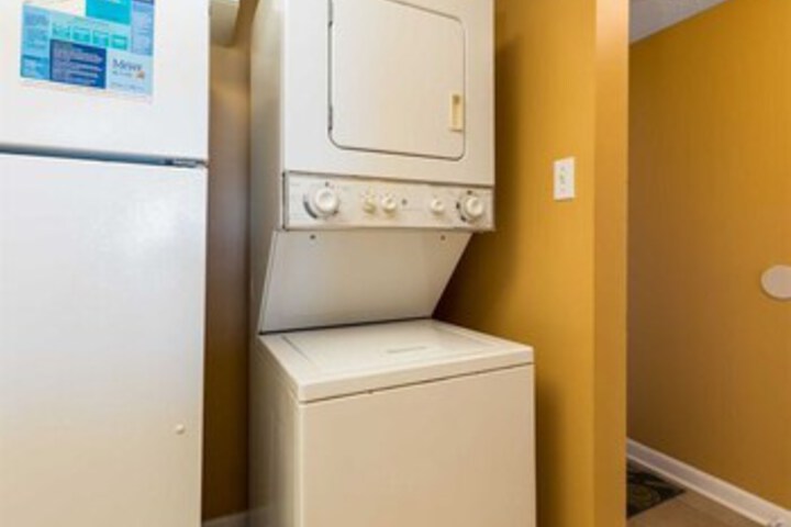 Laundry 14 of 43