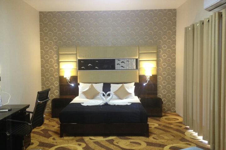 Room 6 of 61