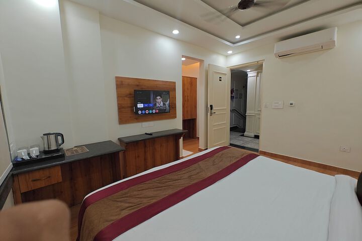 Room 27 of 70