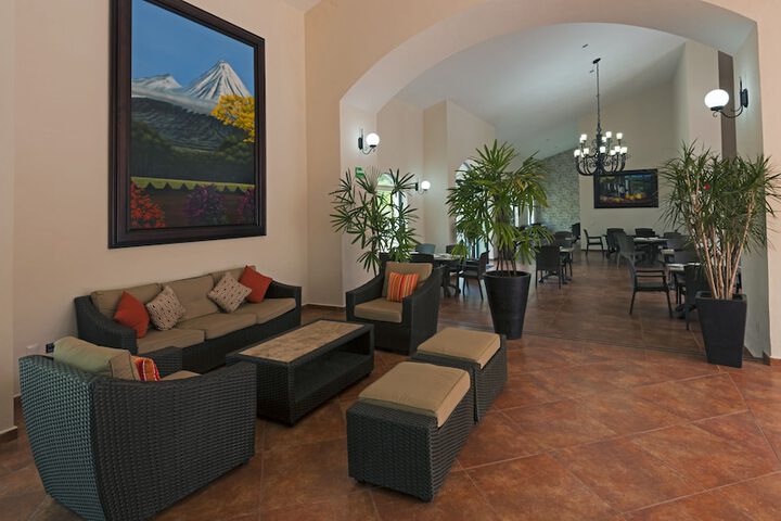 Entrance & Lobby