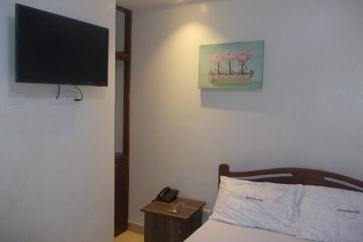Room 8 of 46