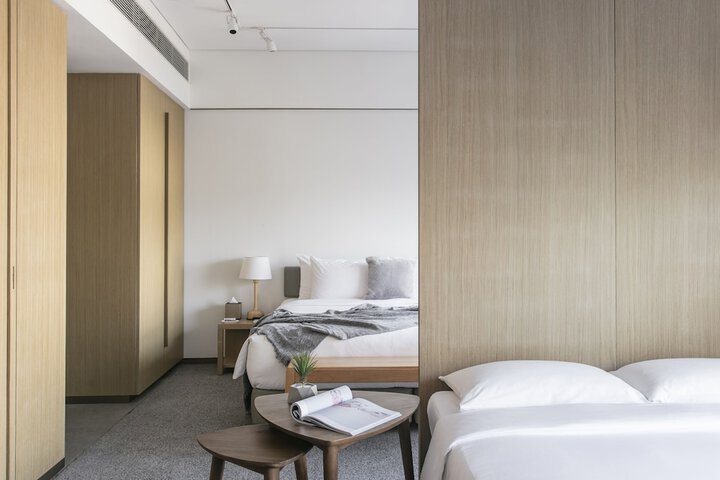Room 28 of 82