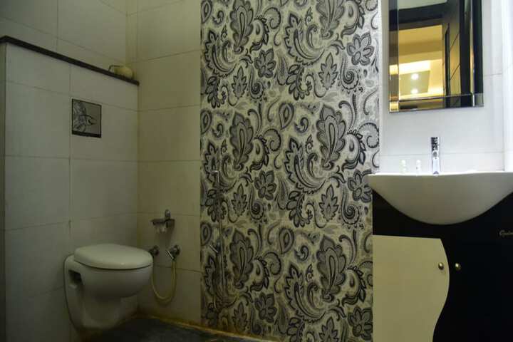 Room 28 of 37