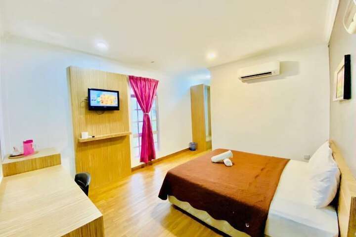 Room 15 of 34