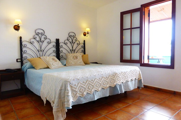 Room 4 of 49