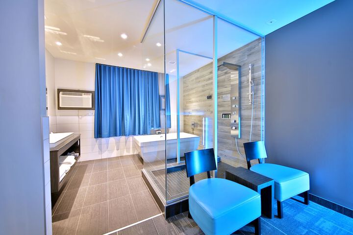 Room 9 of 29