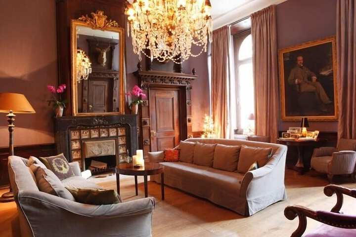 Lounge 12 of 18