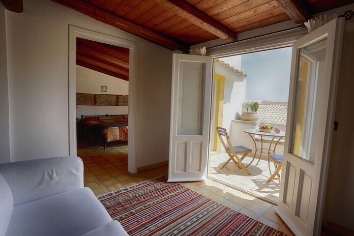 Room 7 of 48