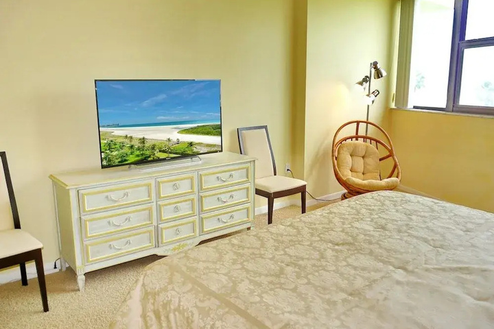 Room 2 of 15